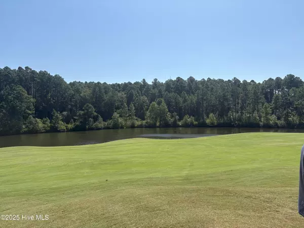 210 Eagle Point LN, Southern Pines, NC 28387