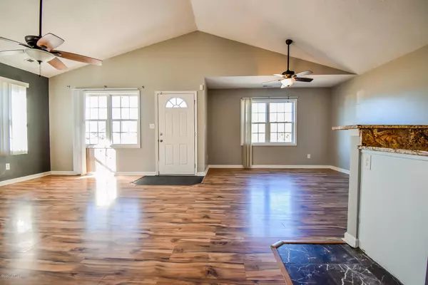 Hubert, NC 28539,103 Daphne DR