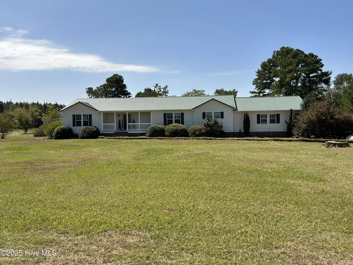 Bladenboro, NC 28320,769 Guyton RD
