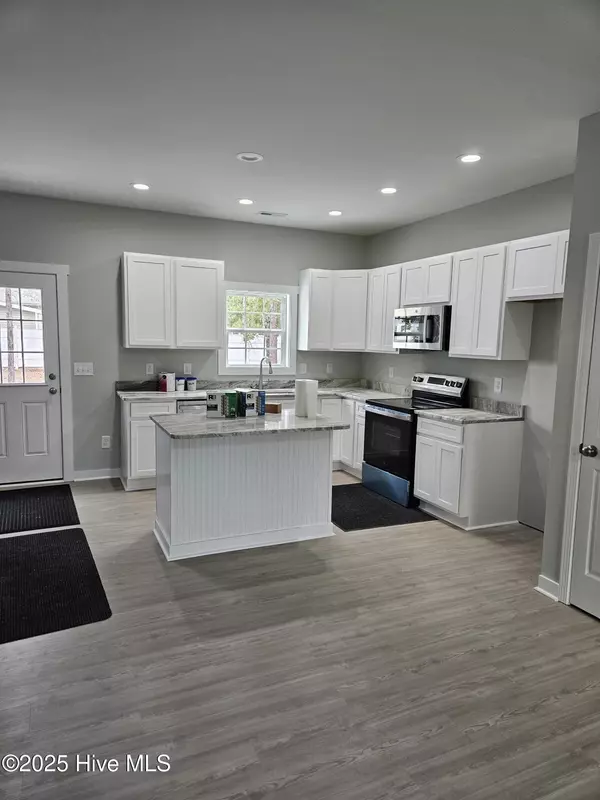 Southport, NC 28461,1281 Jefferson RD