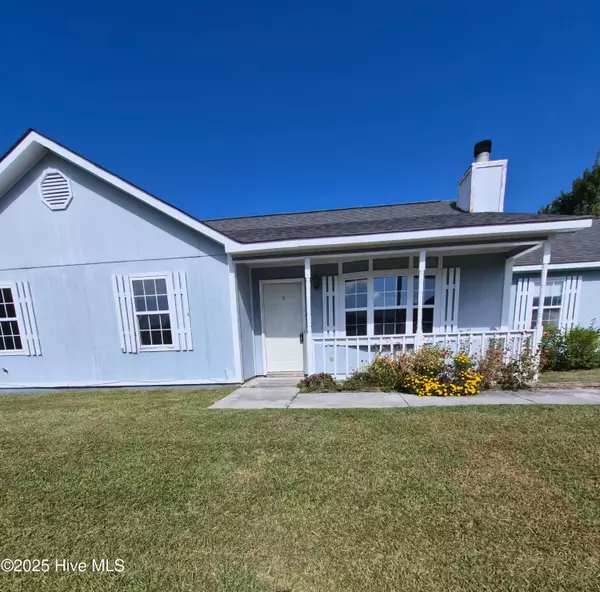 Hubert, NC 28539,204 Zachary LN