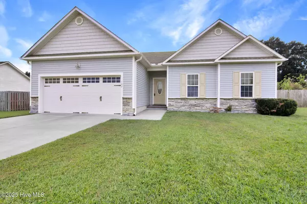 102 Conley Hills DR, Richlands, NC 28574