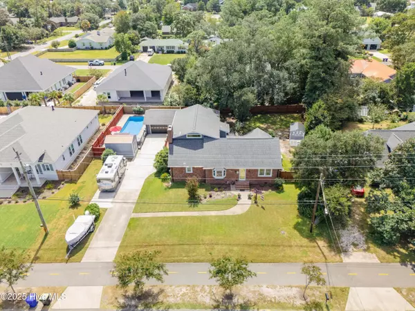 Carolina Beach, NC 28428,607 Cape Fear BLVD