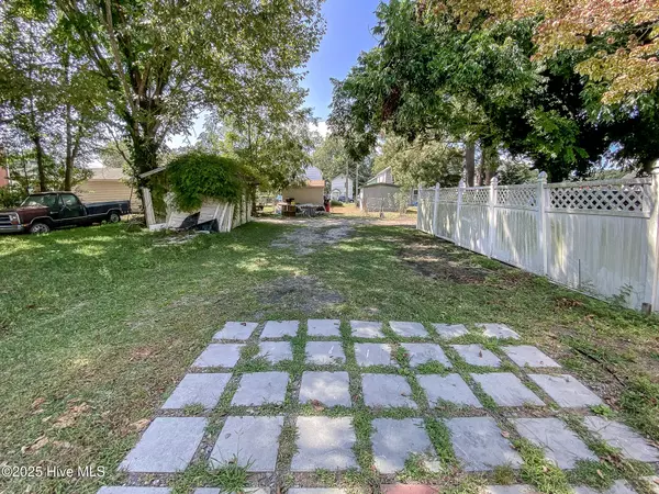 Elizabeth City, NC 27909,711 Parsonage ST