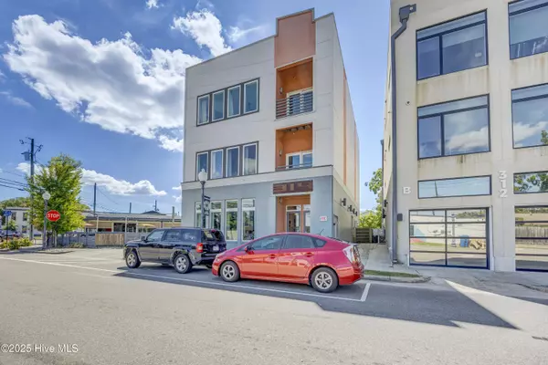 Wilmington, NC 28401,314 Davis ST #Unit 301