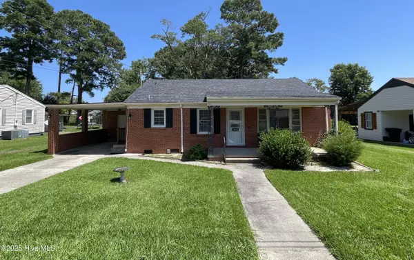 1012 Jasper ST, Clinton, NC 28328