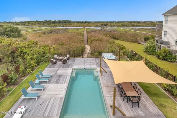 North Topsail Beach, NC 28460,3713 Island DR