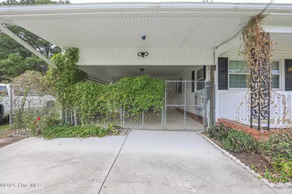 Jacksonville, NC 28546,137 Cardinal RD