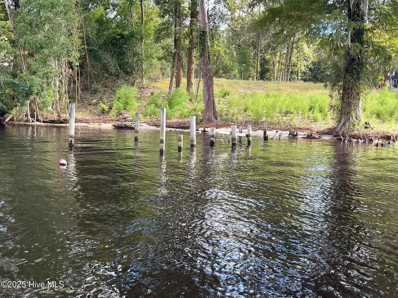 2321-B Chinquapin RD, New Bern, NC 28562