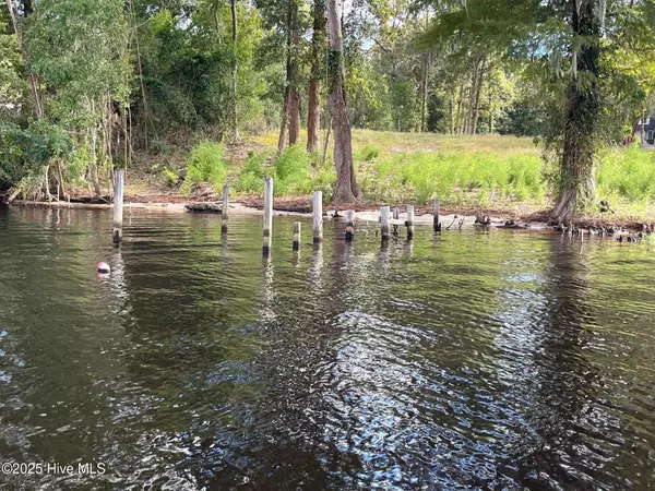 2321-B Chinquapin RD, New Bern, NC 28562