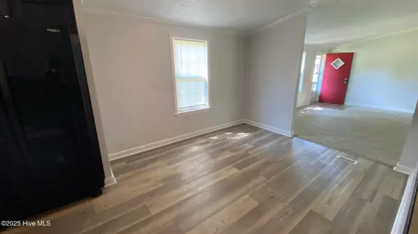 Richlands, NC 28574,304 W Foy ST