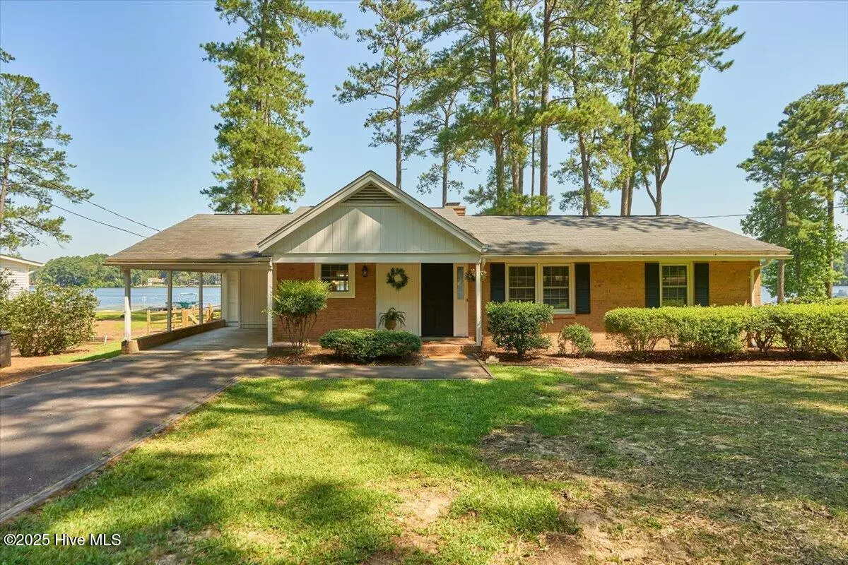 Whispering Pines, NC 28327,26 S Lakeshore DR