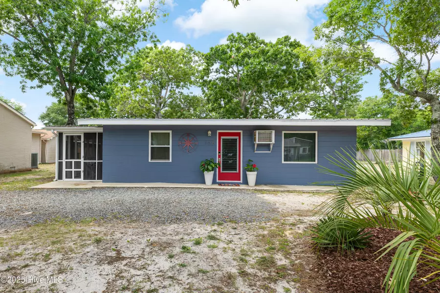 105 NE 3rd ST, Oak Island, NC 28465