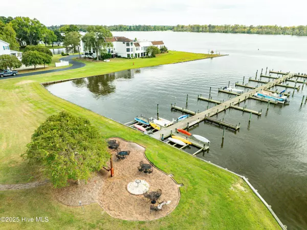 Washington, NC 27889,110 S Washington Harbor 2