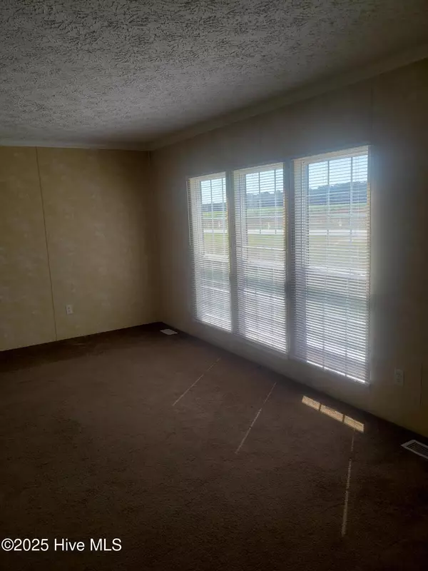 La Grange, NC 28551,900 Lakeview RD