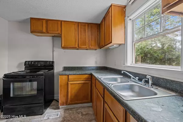 New Bern, NC 28560,812 Bern ST