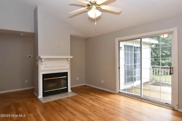 Greenville, NC 27858,122 Arbor DR