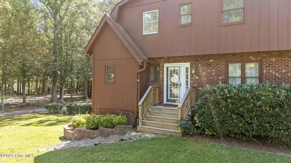 New Bern, NC 28560,408 Briarwood LN