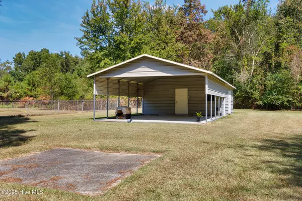 Raeford, NC 28376,320 Neill Maxwell RD