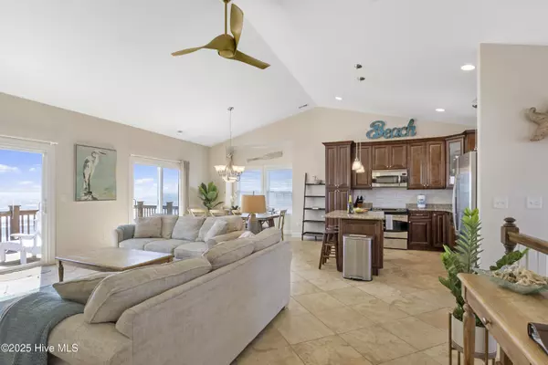 North Topsail Beach, NC 28460,1282 New River Inlet RD