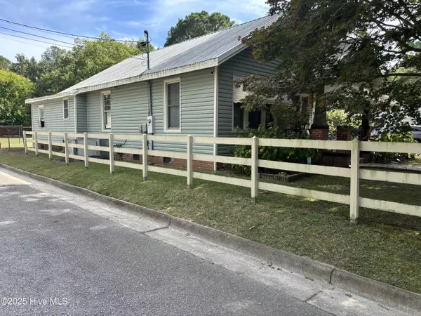 Wilson, NC 27893,208 Tacoma ST E