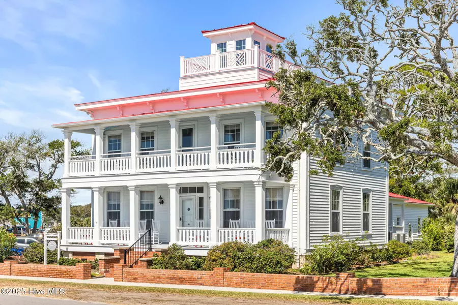 216 W Bay ST, Southport, NC 28461