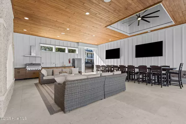 Surf City, NC 28445,140 Auger Shell Ct