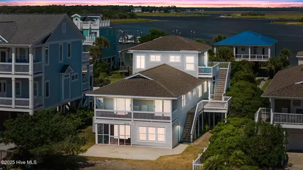 5416 W Beach DR, Oak Island, NC 28465