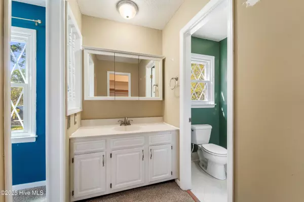 Jacksonville, NC 28546,104 Columbia DR