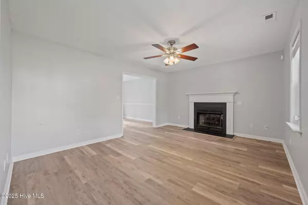 Jacksonville, NC 28540,230 Dartmoor TRL