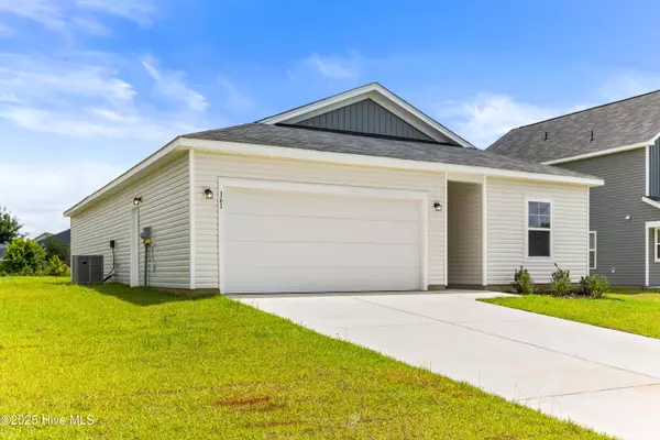 609 S Squires Run LN, Richlands, NC 28574