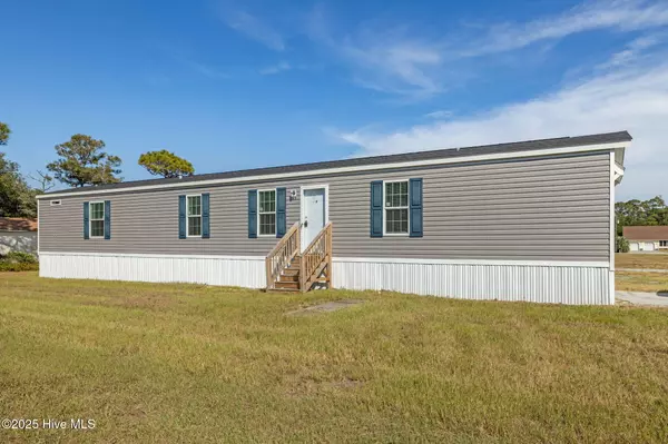 139 Barbee ST, Harkers Island, NC 28531