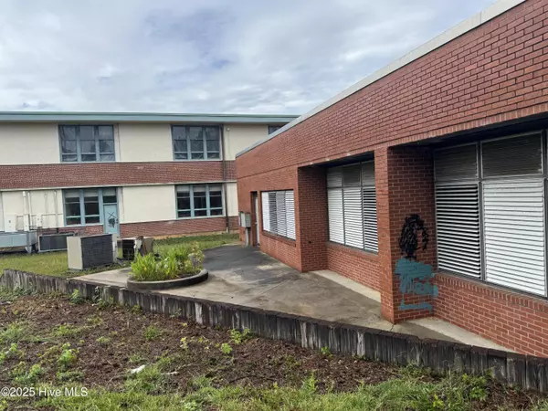 Aberdeen, NC 28315,711 N Chapin RD