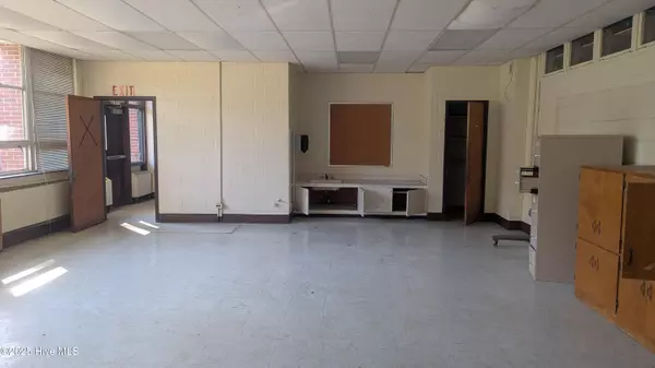 Aberdeen, NC 28315,516 W Chapin RD