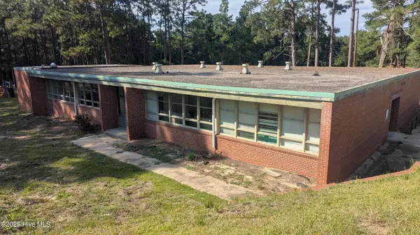 Aberdeen, NC 28315,516 W Chapin RD