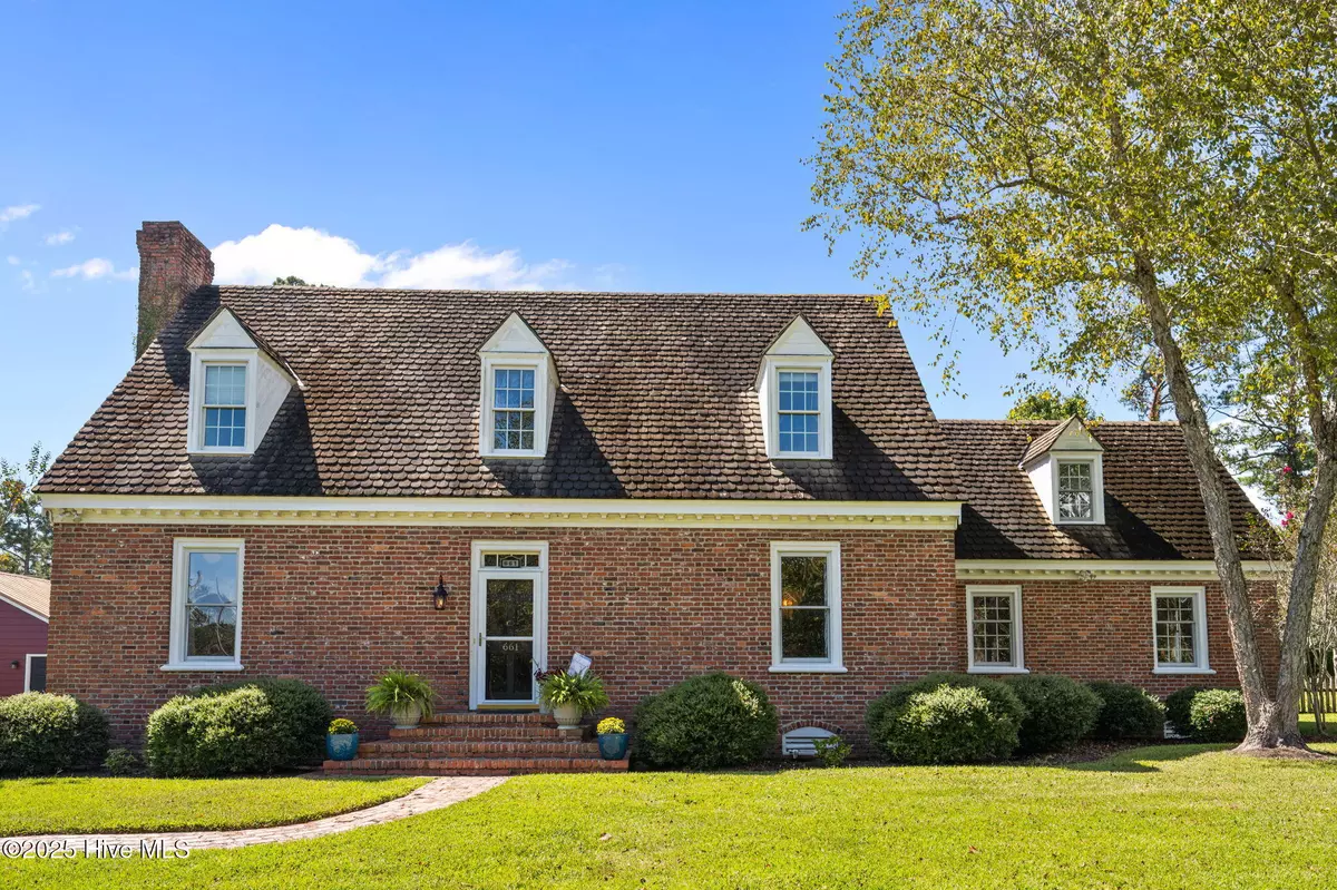 Swansboro, NC 28584,661 Main Street Ext