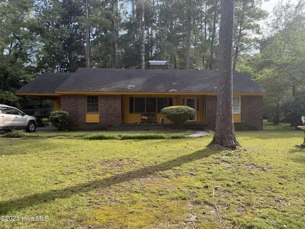 1209 Charles DR, Laurinburg, NC 28352