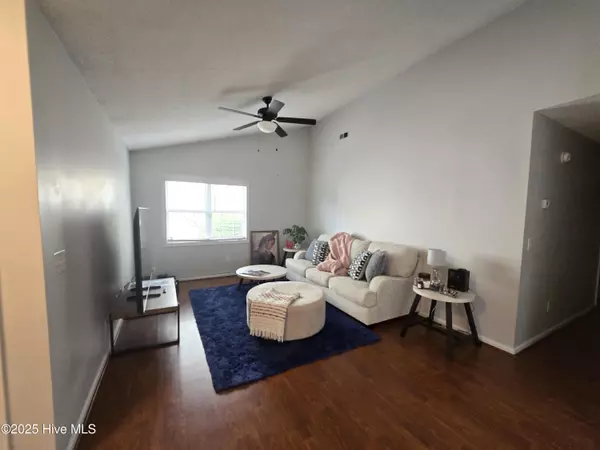 Elizabeth City, NC 27909,121 Bayberry DR