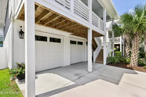 Carolina Beach, NC 28428,303 North Carolina AVE