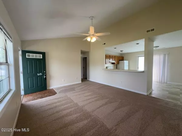 Hubert, NC 28539,202 Dayrell DR