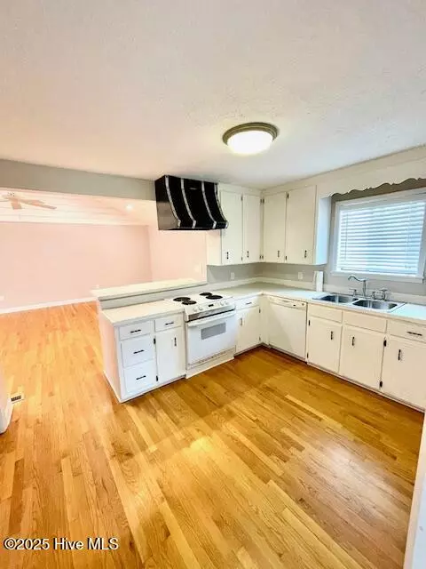 Elizabethtown, NC 28337,33 Monmouth DR