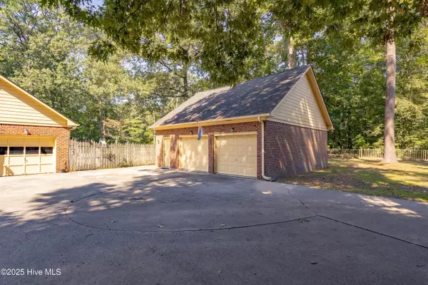 Elizabeth City, NC 27909,2404 Riddick RD