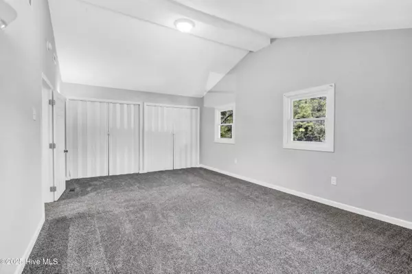 Richlands, NC 28574,111 Core RD