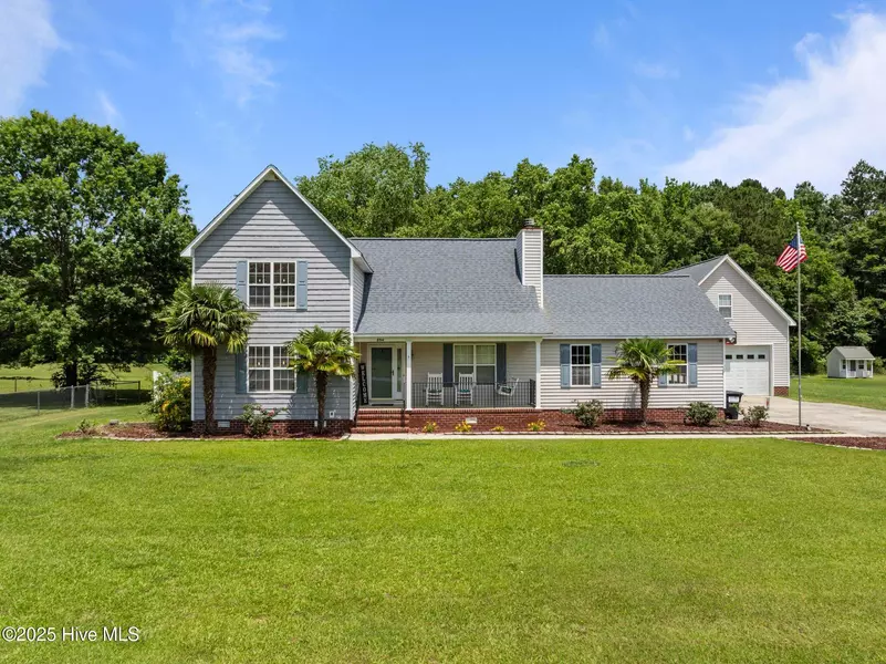894 Sutters Place DR, Winterville, NC 28590