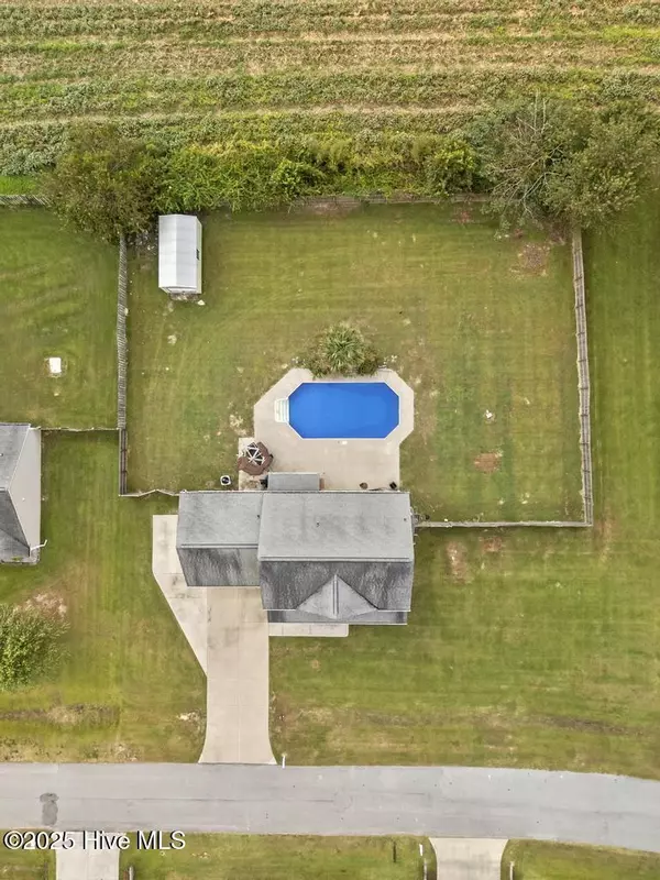 Richlands, NC 28574,102 Farmington DR
