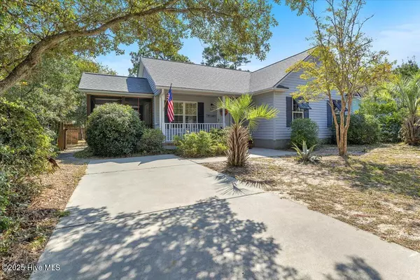 224 NE 51st ST, Oak Island, NC 28465