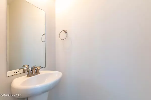 Holly Ridge, NC 28445,409 Vandemere CT