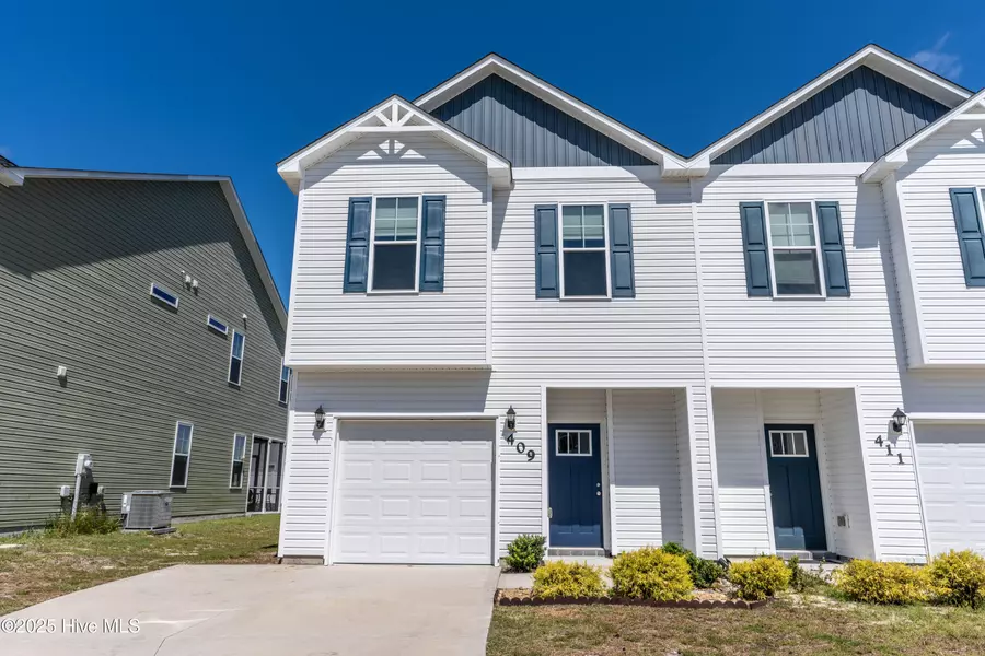 409 Vandemere CT, Holly Ridge, NC 28445