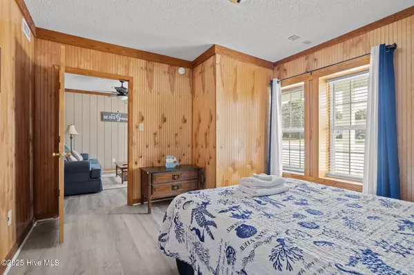 Harkers Island, NC 28531,360 Island RD #2