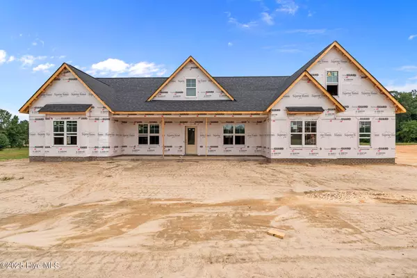 725 Peele Farm LN, Cameron, NC 28326